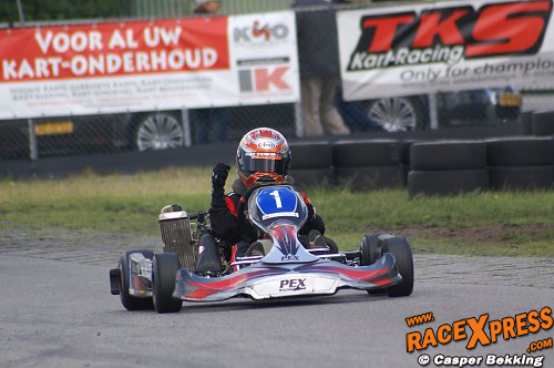 Max Verstappen overtuigend naar zege